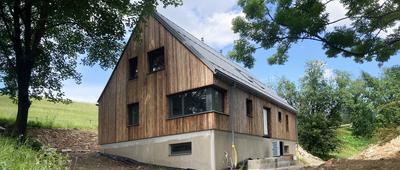 Dřevěné fasády: Návrat k přírodě v moderním provedení