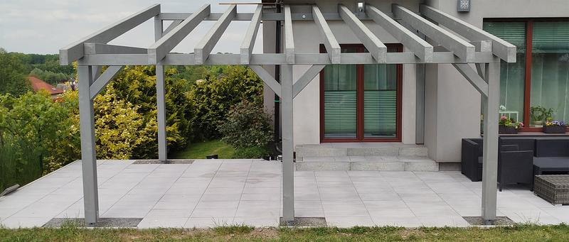 Místo pro rodinu i letní večery: Návod na zahradní pergolu svépomocí